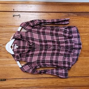 💚New💚Cold shoulder flannel long sleeve